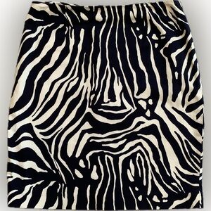 JONES WEAR Navy blue & white zebra stretch skirt, size 10